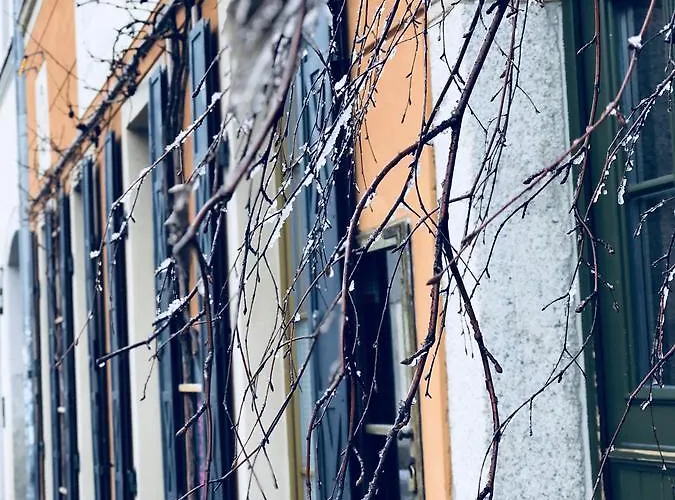 Altes Handelshaus בית הארחה 3*